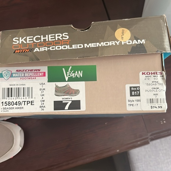 Skechers air cooled memory foam NEW IN BOX - Picture 5 of 5